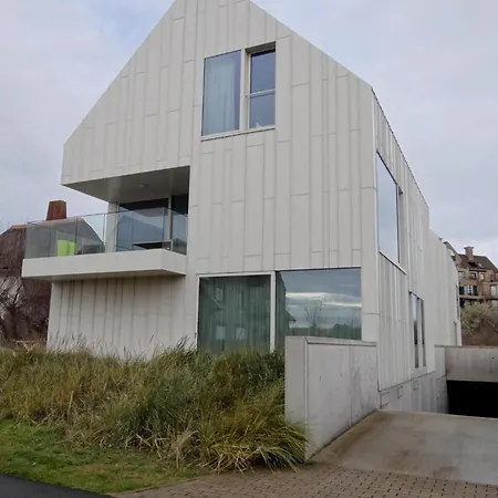Apartment In Near The *